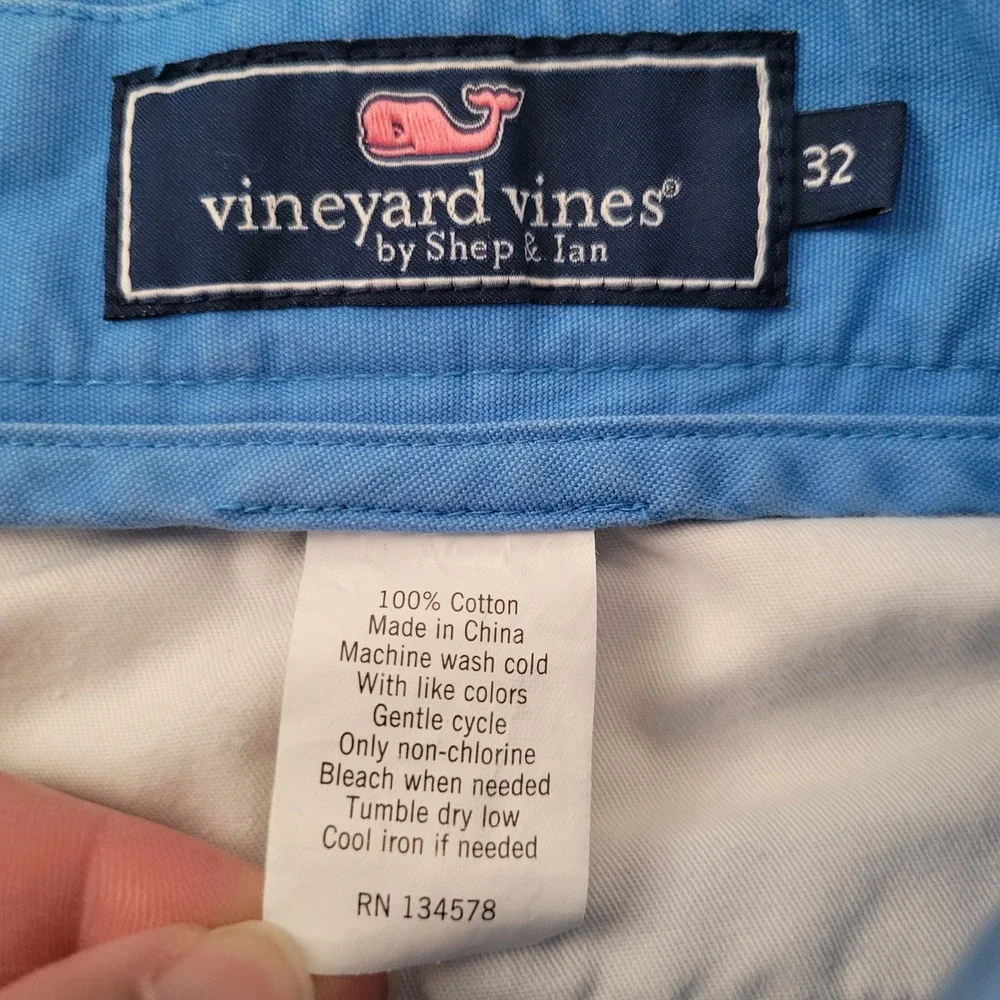 Vineyard Vines Mens 32 Blue Embroidered Fish Skeleton Chino Shorts Cotton
